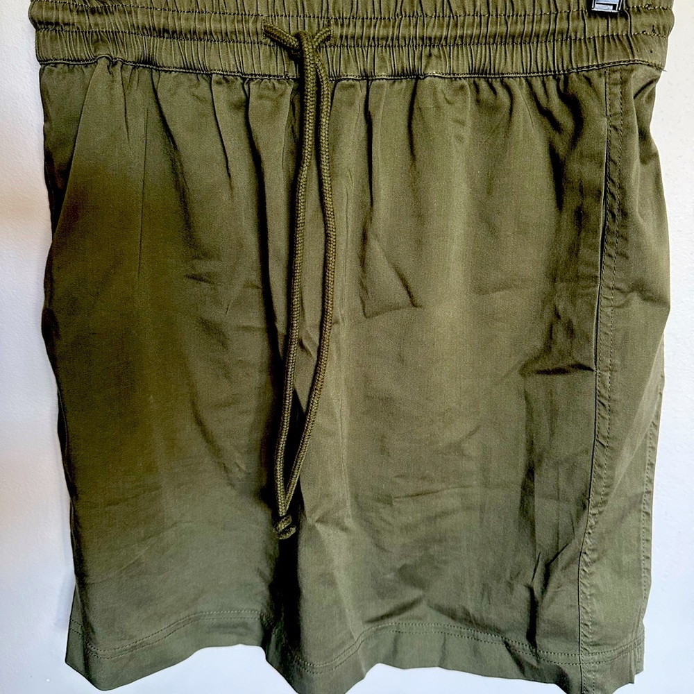 Lou & Grey Olive Skirt With Pockets Women’s Small. New With Tag And Drawstring